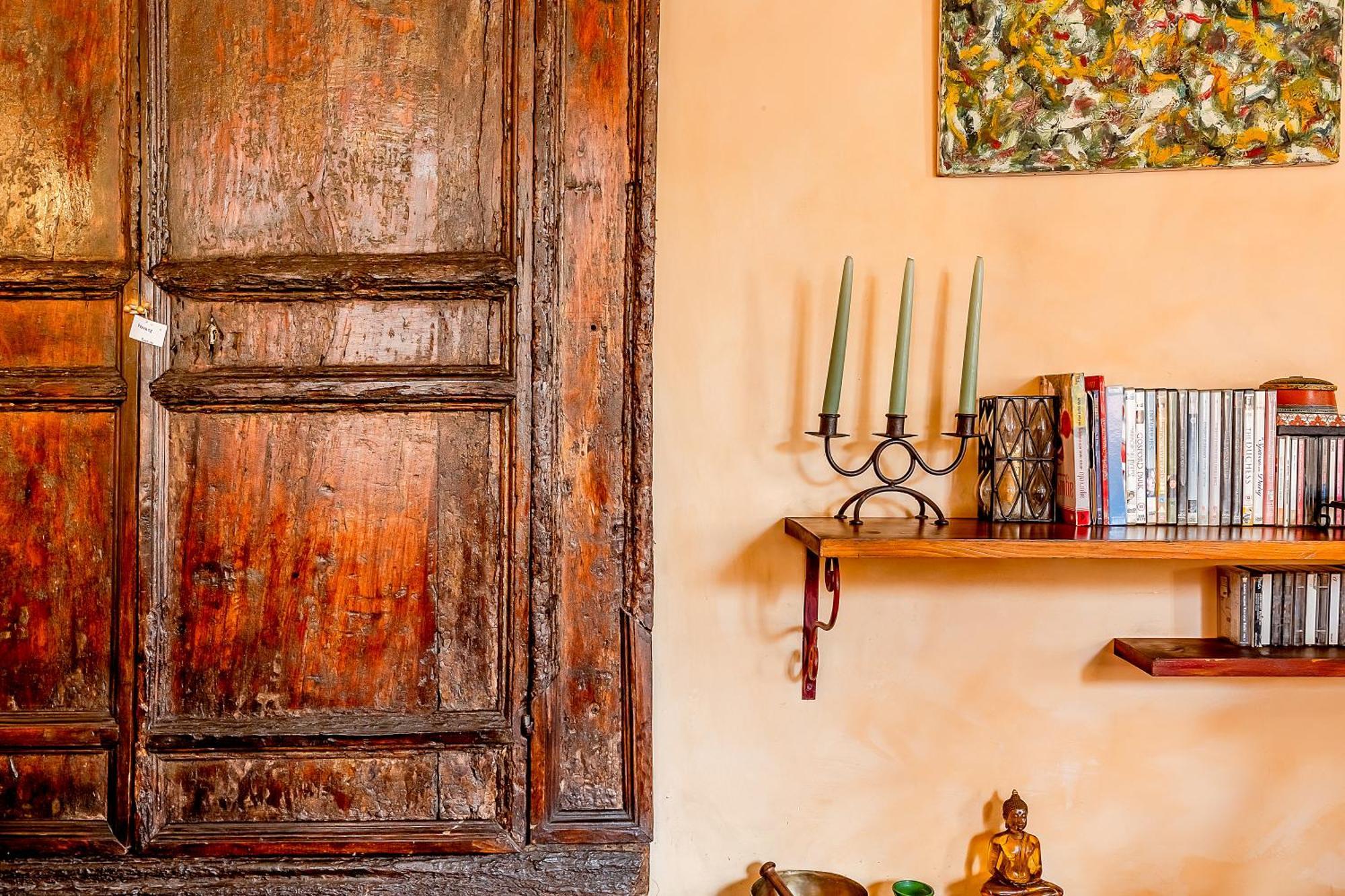 Charming Bright Colosseum Apartment, Rome